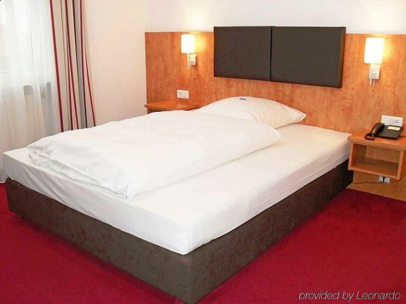 Neuwirtshaus Hotel 3*